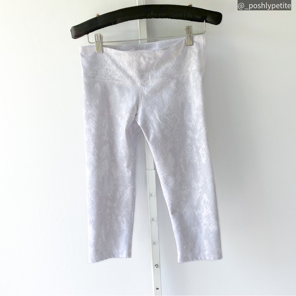 Alo XS white grey python snake print capri leggings workout pant - Picture 5 of 17